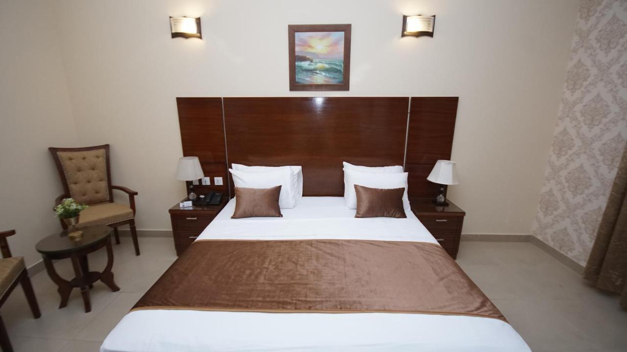 World Inn Hotel Karachi Eksteriør bilde