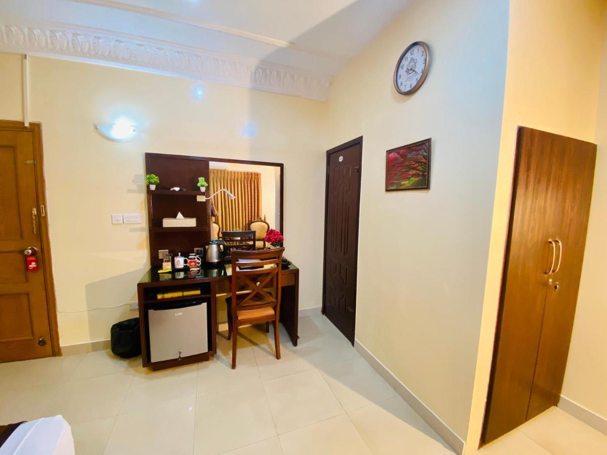 World Inn Hotel Karachi Eksteriør bilde